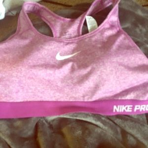 Nike pro sports bra